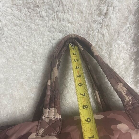 Sondra Roberts Squared quilted nylon burgundy & tan camouflage medium tote bag - Picture 11 of 14